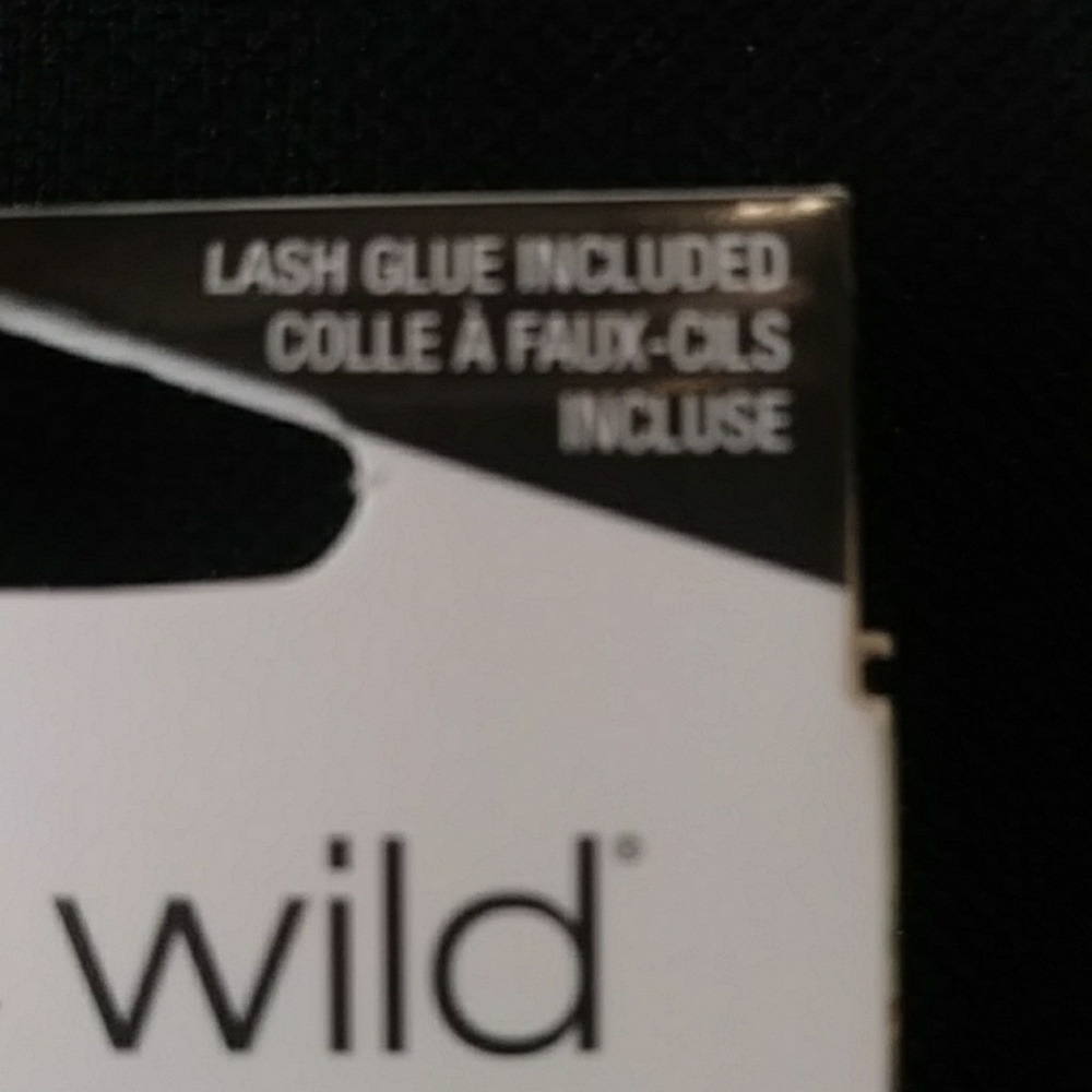 Eyelashes w glue - Picture 3 of 3